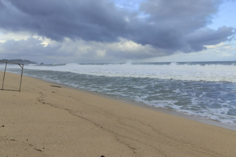 Tidak terjadi puncak gelombang tinggi di pantai selatan Gunung Kidul