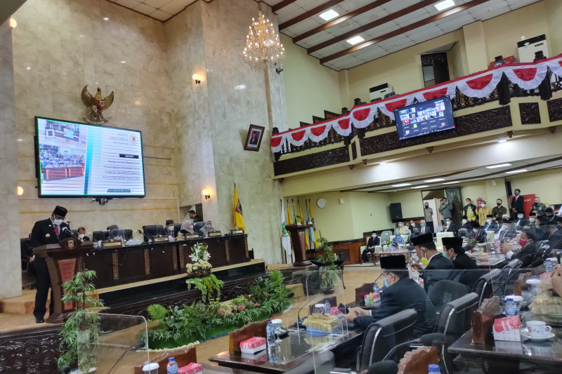 DPRD Kalsel umumkan pasangan gubernur/wagub setempat