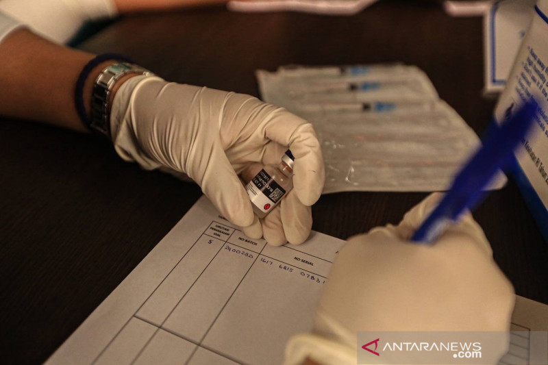 1.831 nakes di Bandung sudah dapat suntikan dosis ketiga vaksin covid