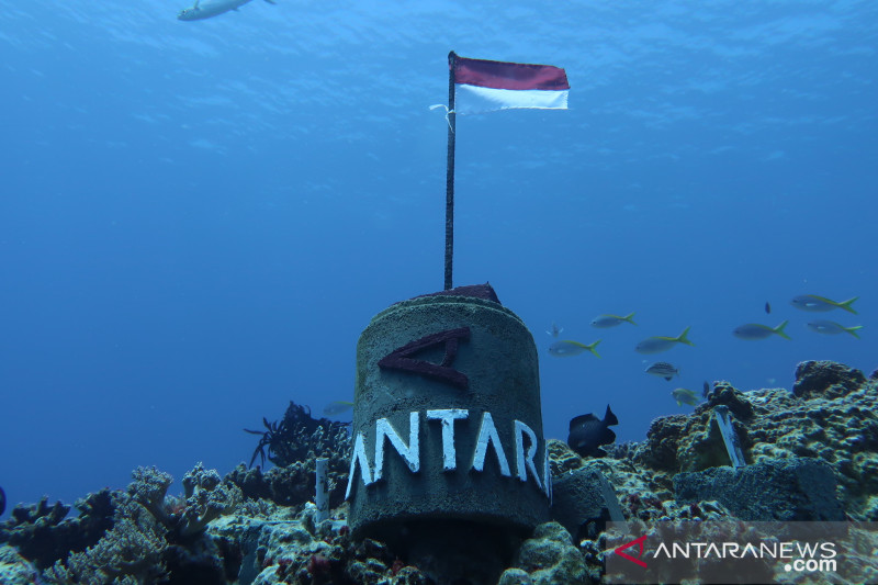 LKBN ANTARA Biro Kepri pasang tugu di dasar laut Natuna Utara