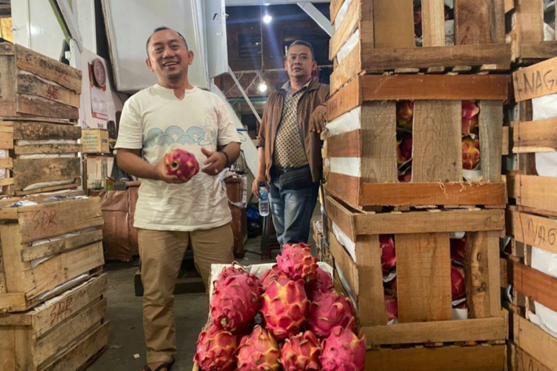 Berkat bantuan PEN, penjual buah di Bandung bertahan saat pandemi