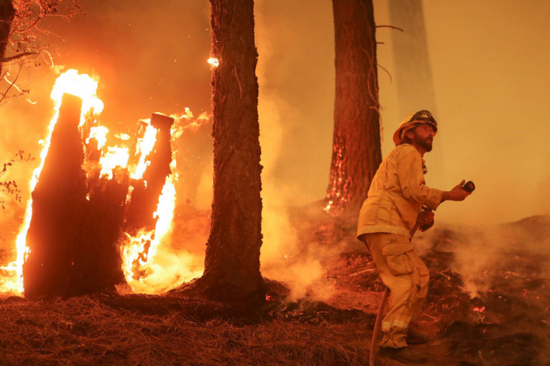Kebakaran hutan California AS makin merusak, suhu meningkat