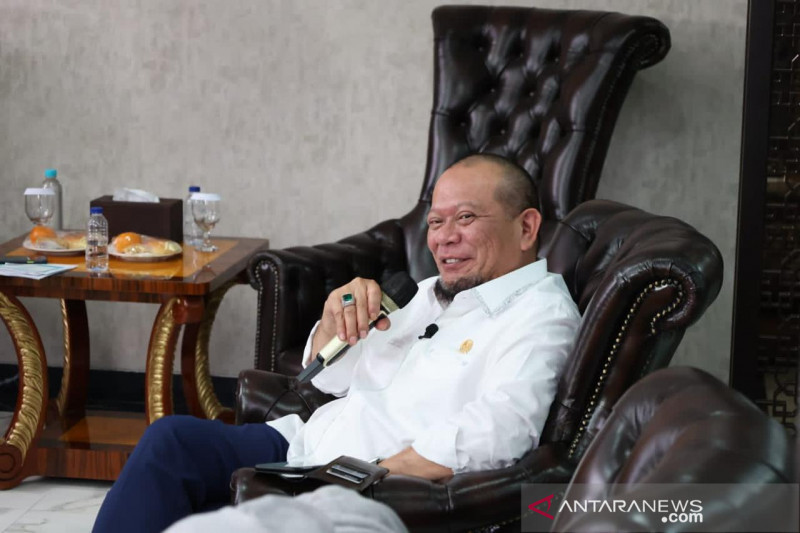 Ketua DPD RI minta pemerintah tingkatkan sarpras sekolah daring - Vimarsana News