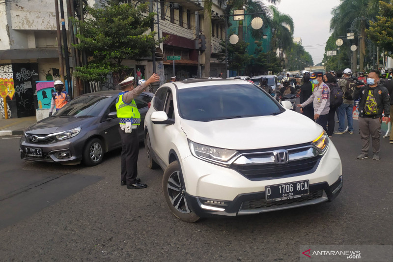 Beberapa kendaraan dikecualikan penyekatan ganjil-genap di Kota Bandung