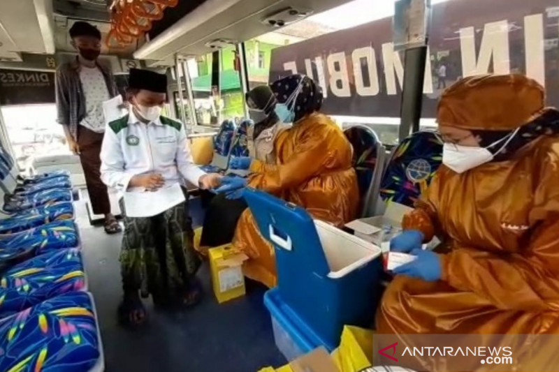 Pemkab Cianjur ubah bus sekolah jadi bus vaksin keliling