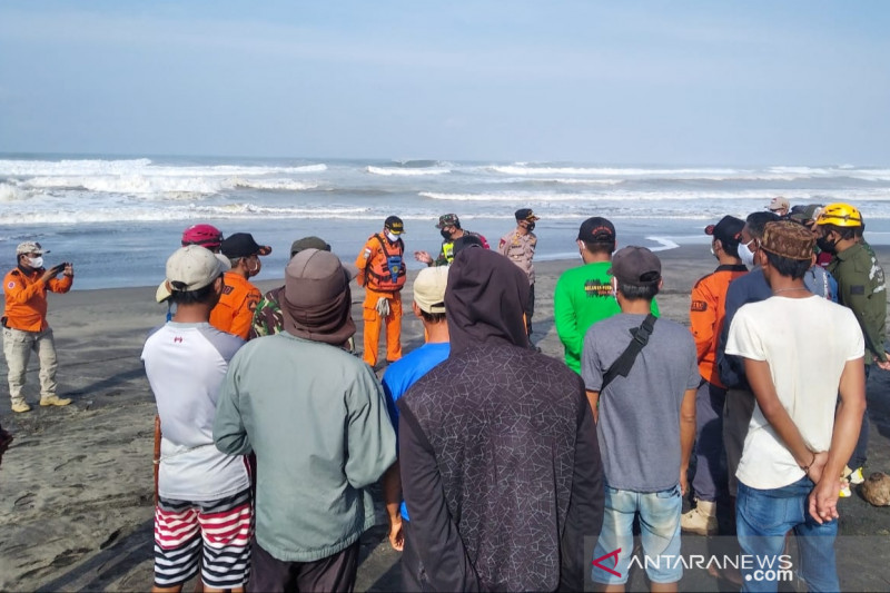 BPBD Cianjur imbau warga pesisir jaga diri dari gelombang tinggi