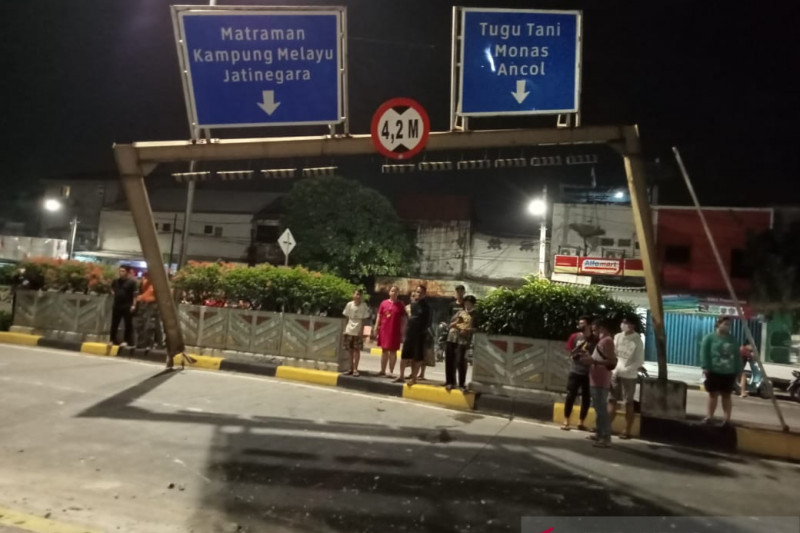 Ada perbaikan tiang rambu, "underpass" Senen ditutup sementara - Vimarsana News