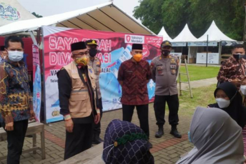 Perkuat ekonomi rakyat Depok, Mustopa Center gelar vaksinasi UMKM