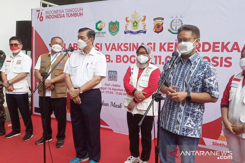 Tiga juta warga Kabupaten Bogor ditargetkan tervaksin pada September, kata Menkes