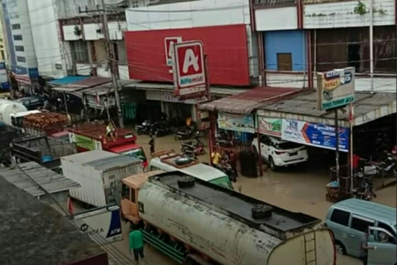 Banjir Kepung Kota Aek Nabara Di Labuhanbatu Menyebar Di Titik Antara News Sumatera Utara