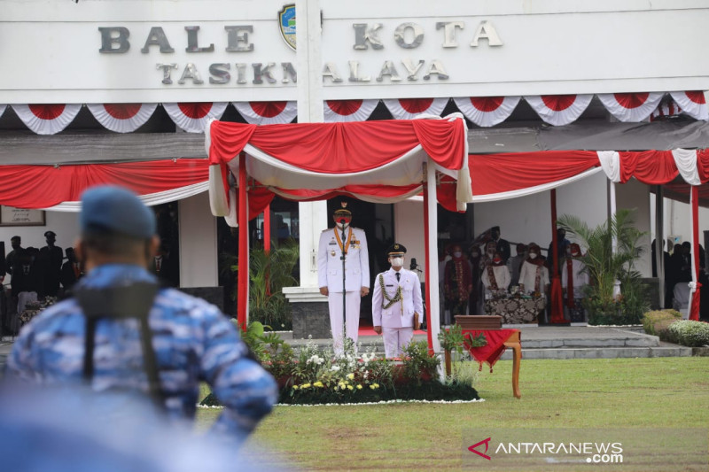 Wali Kota Tasikmalaya ajak masyarakat terus berjuang di tengah pandemi ini