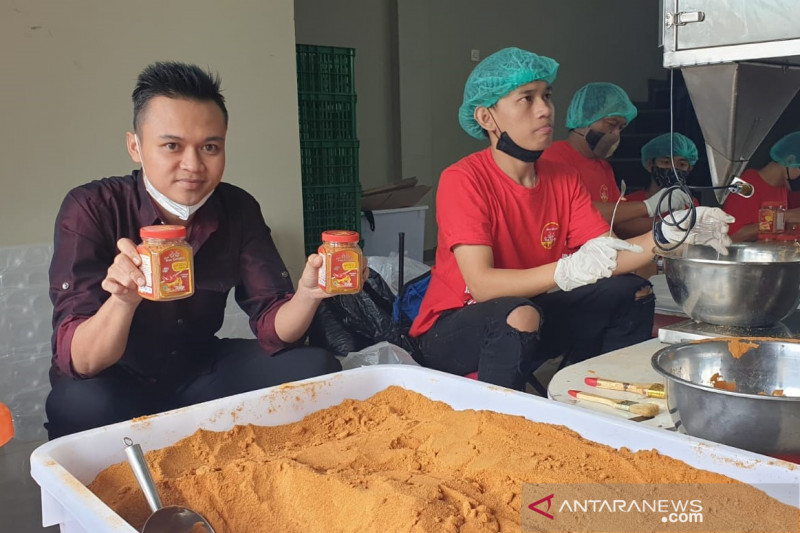 Spektrum - Kisah pemilik kafe di Bandung selamatkan pegawai lewat bisnis jahe