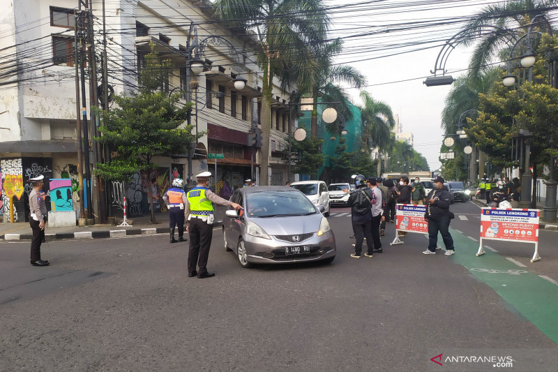 Kota Bandung lanjutkan penyekatan ganjil-genap kendaraan