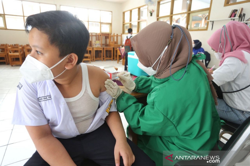 Pemkot Bandung minta prioritas stok untuk vaksinasi remaja percepat PTM