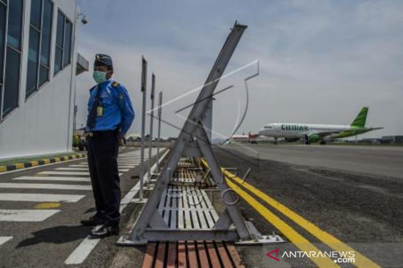 Penerbangan Di Bandara Husein Meningkat