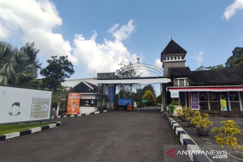 Pemkab Cianjur tangguhkan izin buka kembali tempat wisata