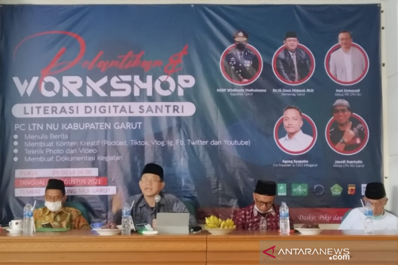 Kemenag Garut dorong santri tingkatkan kualitas ilmu dengan melek teknologi