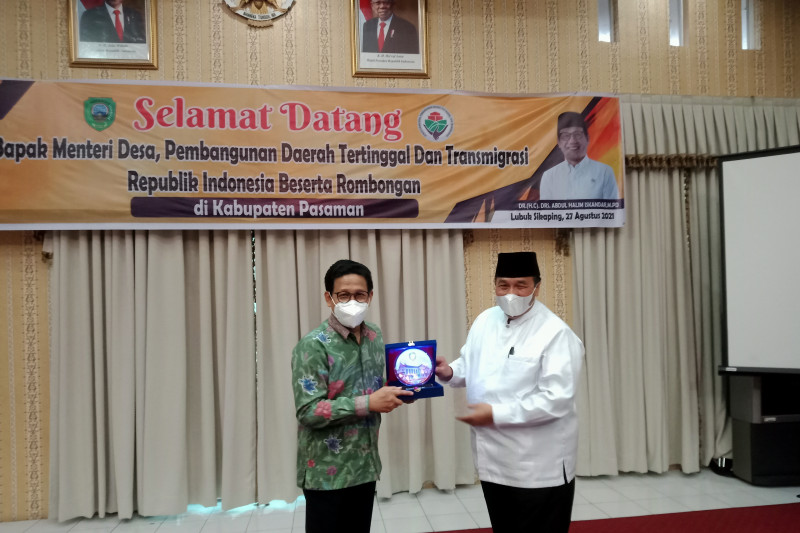 Ini Kata Menteri Desa Pdtt Tanggapi Bantuan Dana Pembangunan Untuk Daerah Tertinggal Antara Sumbar<script async src=