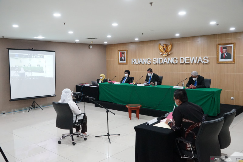 Sanksi bagi Wakil Ketua KPK Lili Pintauli Siregar pemotongan gaji pokok Rp1,8 juta
