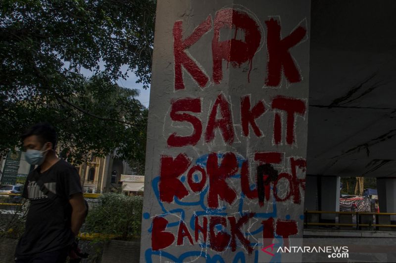 Mural Kritik KPK di Bandung