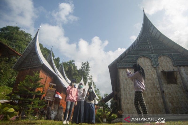 Informasi Digital Rumah Gadang   