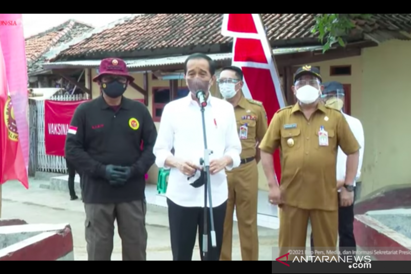 Presiden Jokowi tinjau vaksinasi COVID-19 
