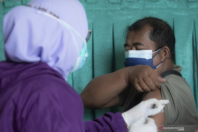 Vaksinasi Massal Bagi Masyarakat Umum Di Palembang