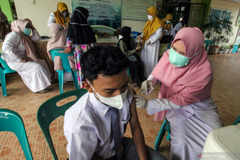 Warga RI penerima vaksinasi COVID-19 lengkap mencapai 35,86 juta orang