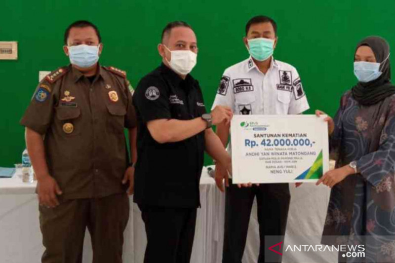 BPJAMSOSTEK santuni ahli waris anggota Satpol PP Kabupaten Bekasi