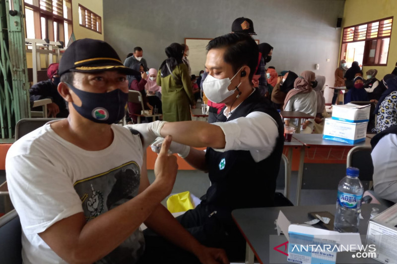 Pemkab Sukabumi bersama Star Energy kolaborasi percepat vaksinasi warga pelosok