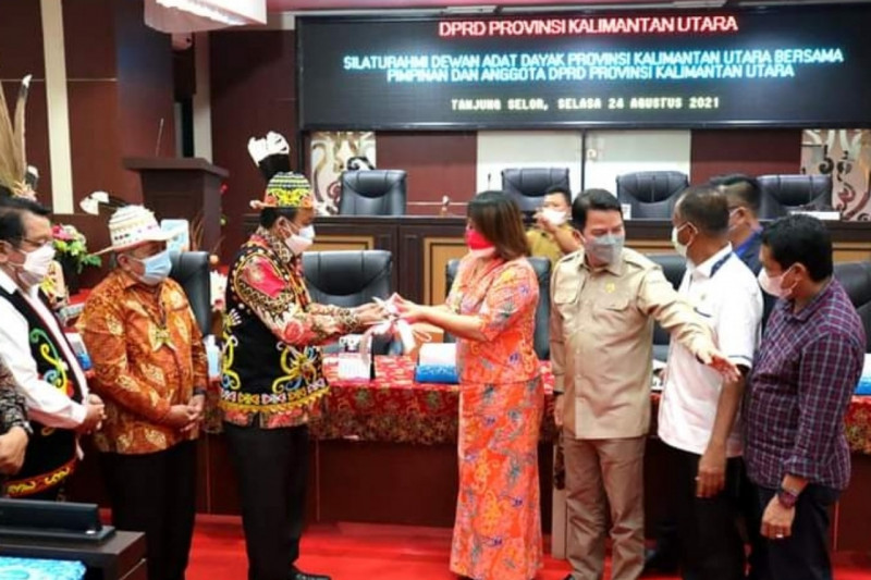 Silaturahim Dewan Adat Dayak ke DPRD Kaltara