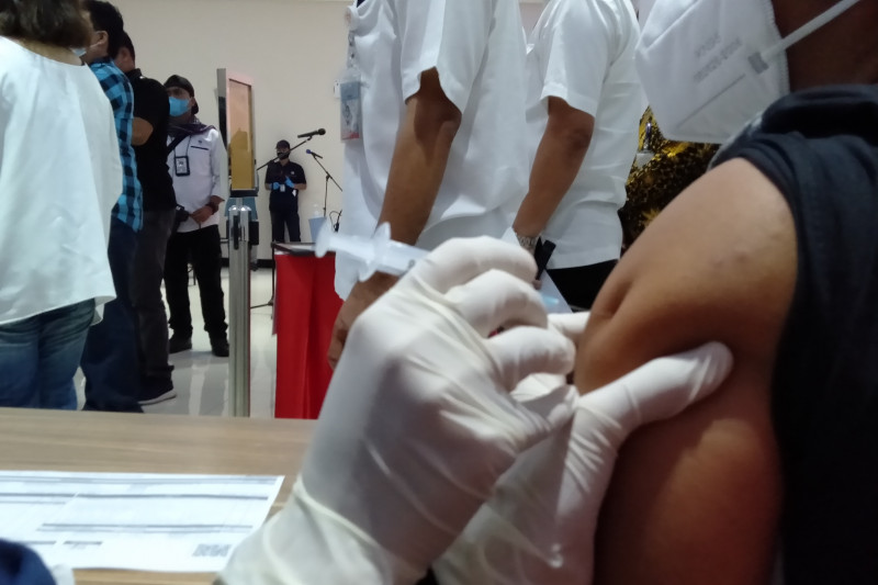 Pemkab Karawang lanjutkan vaksinasi keluarga sampai akhir tahun