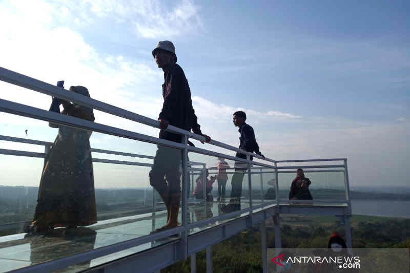 Cirebon suguhkan tempat wisata baru 'Bukit Cinta Anti Galau' di Sinarancang