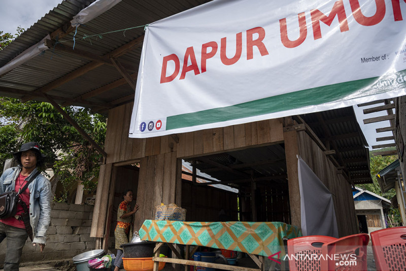 Dapur Umum Untuk Korban Banjir Bandang Susulan Desa Rogo