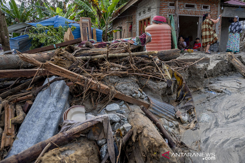 Korban Banjir Bandang Susulan Desa Rogo