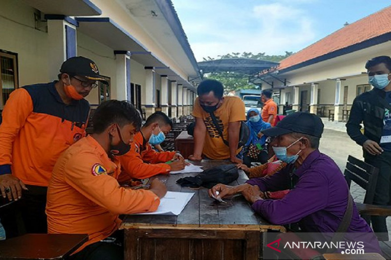 Ribuan pekerja migran asal Sampang pulang selama pandemi COVID-19 - ANTARA  News
