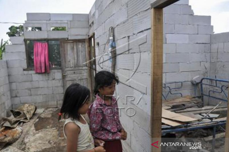 Rumah Rusak Akibat Angin Puting Beliung Di Kabupaten Bekasi