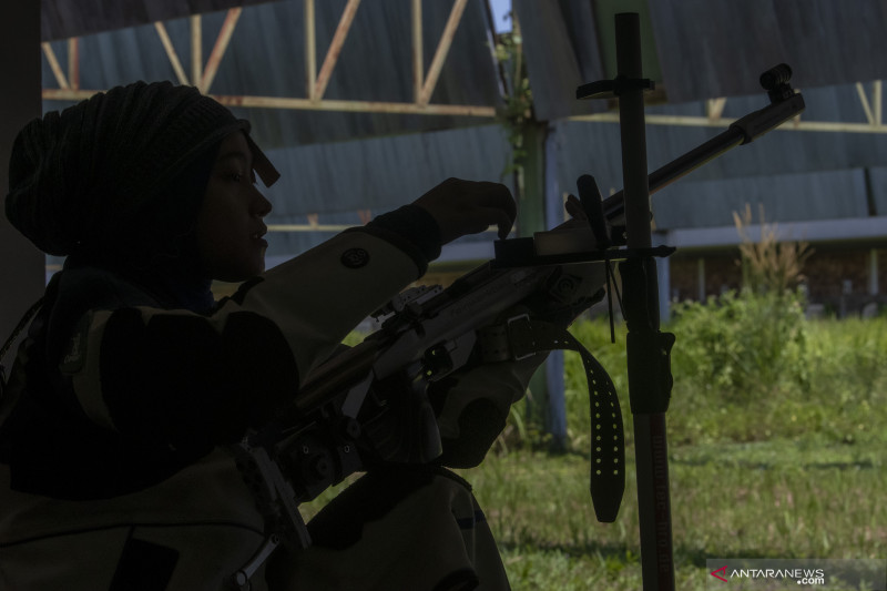 Latihan Atlet Menembak Sumatera Selatan