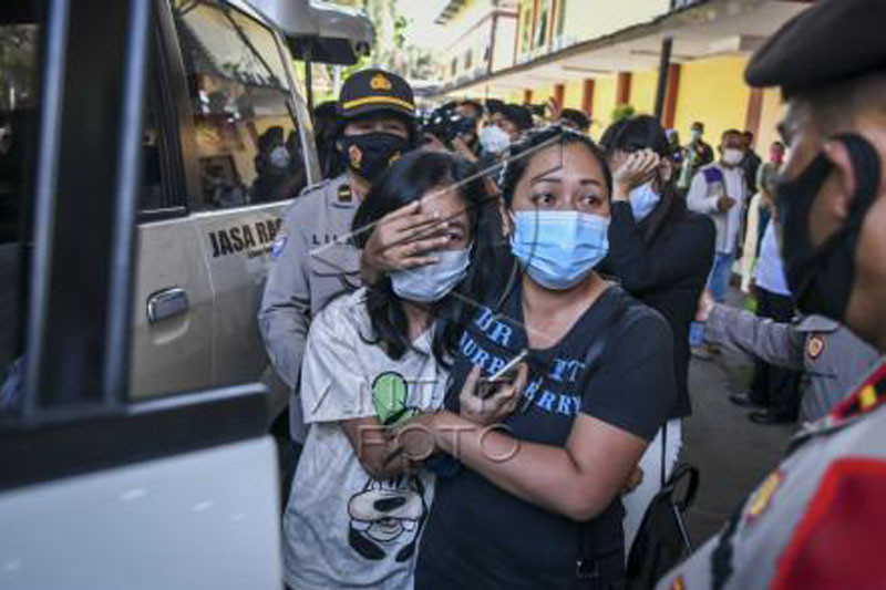 Penyerahan korban kebakaran Lapas Tangerang kepada Keluarga