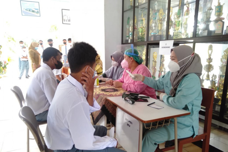Pemkab Bangka Tengah vaksinasi 549 pelajar SMKN 1 Koba