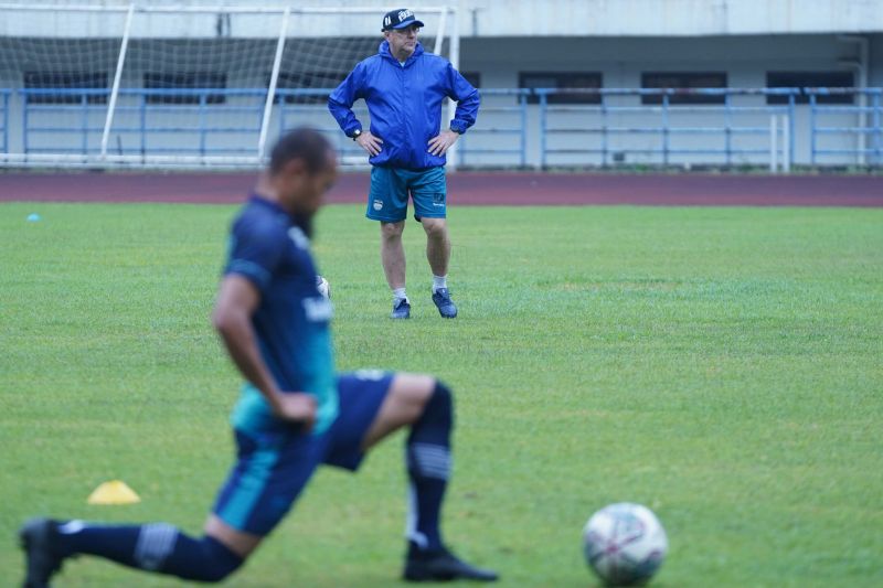 Persib tak akan turunkan duet Wander Luiz dan Geoffrey Castillion