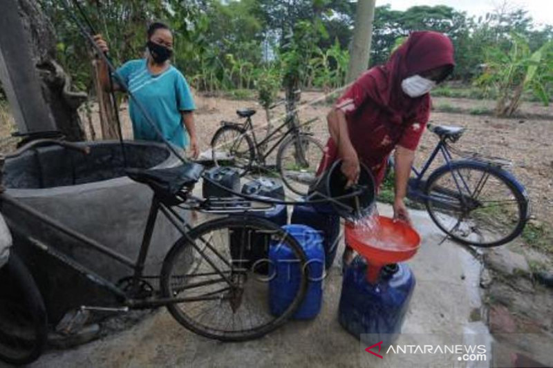 Mencari Air Saat Kemarau