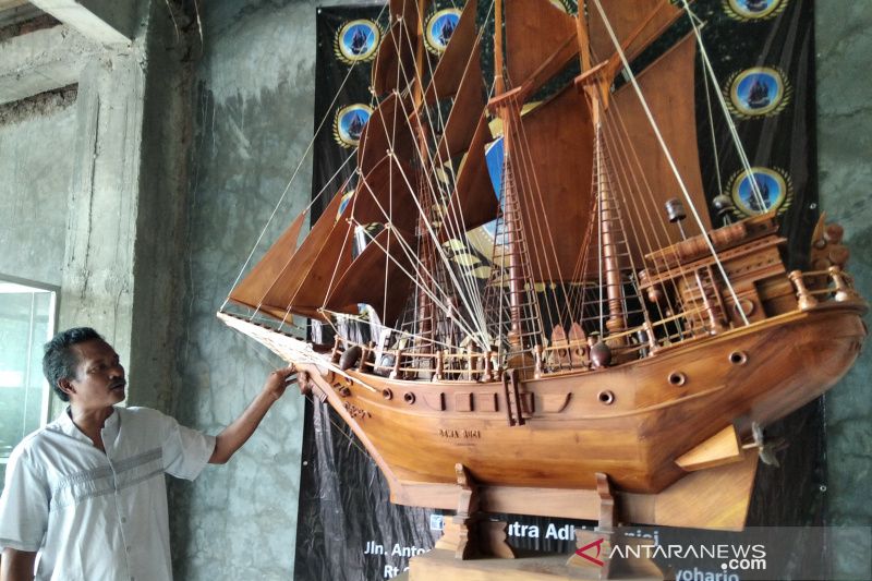 Pengrajin miniatur kapal di Jepara kembali produksi