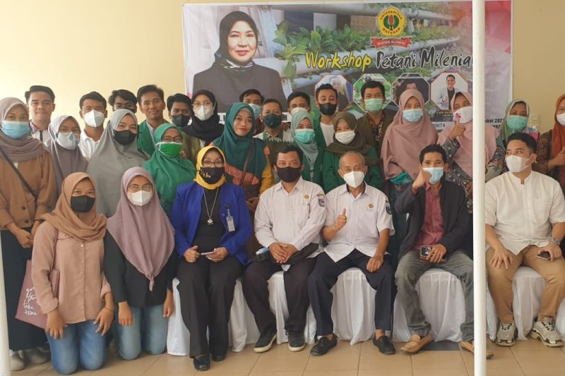 IKA Unram membekali milenial NTB bertani kreatif di masa pandemi