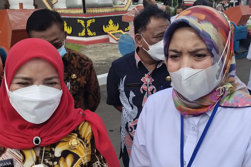 BPJN Lampung hibahkan 4 unit mesin pencacah plastik ke Bnadarlampung