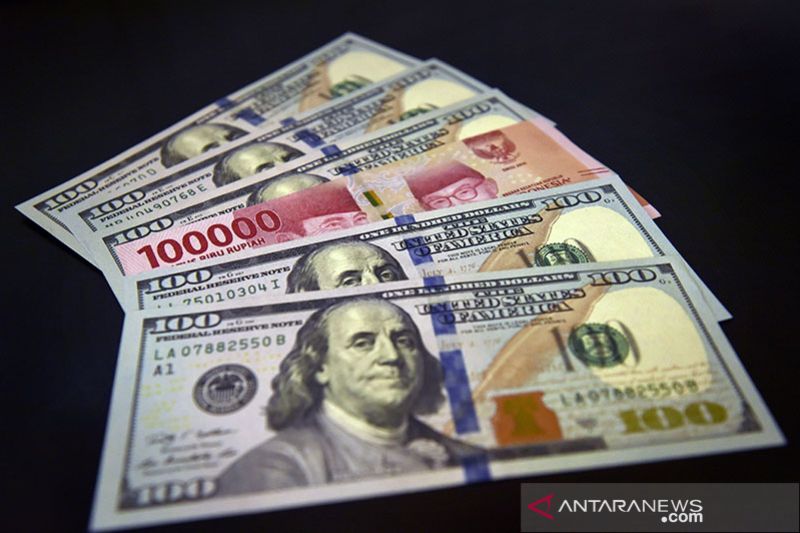 Kurs Rupiah dibuka melemah 10 poin ke Rp14.162 per dolar AS pada Rabu pagi