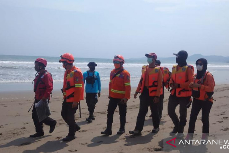 Tim SAR Sukabumi masih cari korban tenggelam di Palabuhanratu