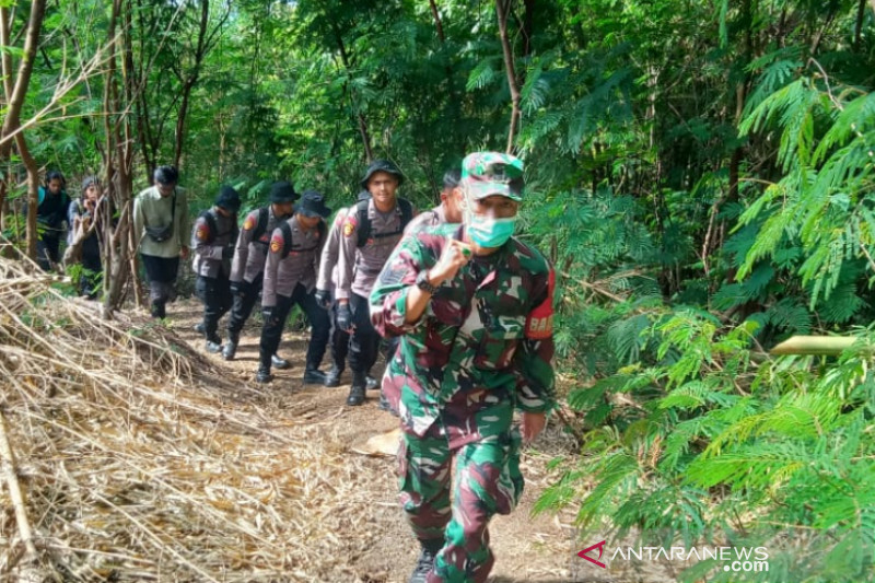 Tim SAR cari remaja pendaki hilang hingga ke lembah-lembah Gunung Guntur