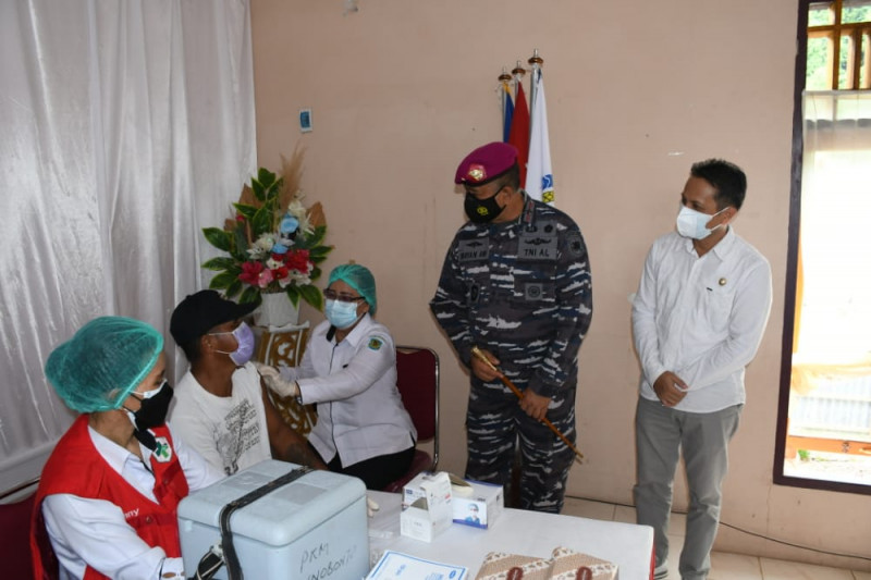 Pangkalan Utama TNI-AL laksanakan vaksinasi wilayah pesisir Bolaang Mongondow