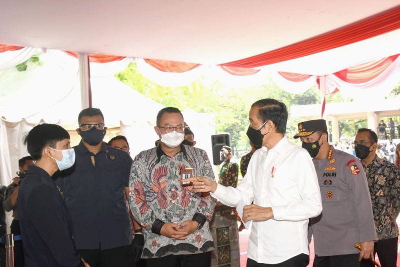 Presiden Jokowi minta mahasiswa gerakkan masyarakat ikuti Vaksinasi Merdeka